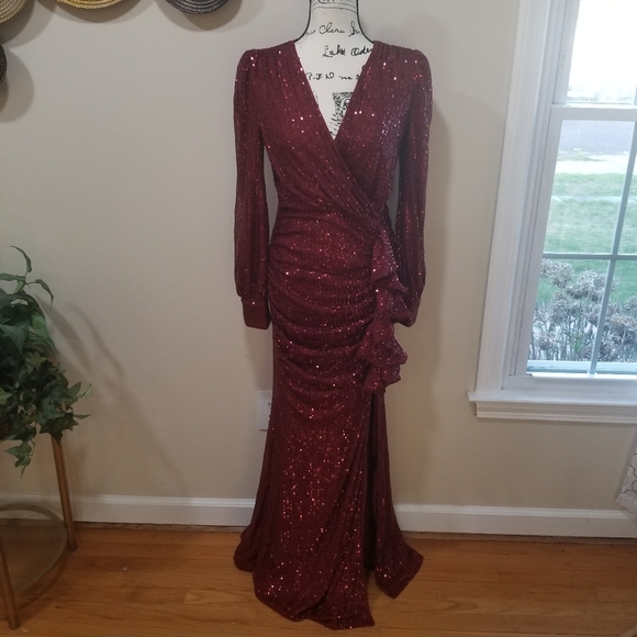 FAERIESTY Sequin Maxi Dress Burgundy Size S. Elegant Burgundy Sequin Gown - Picture 3 of 16